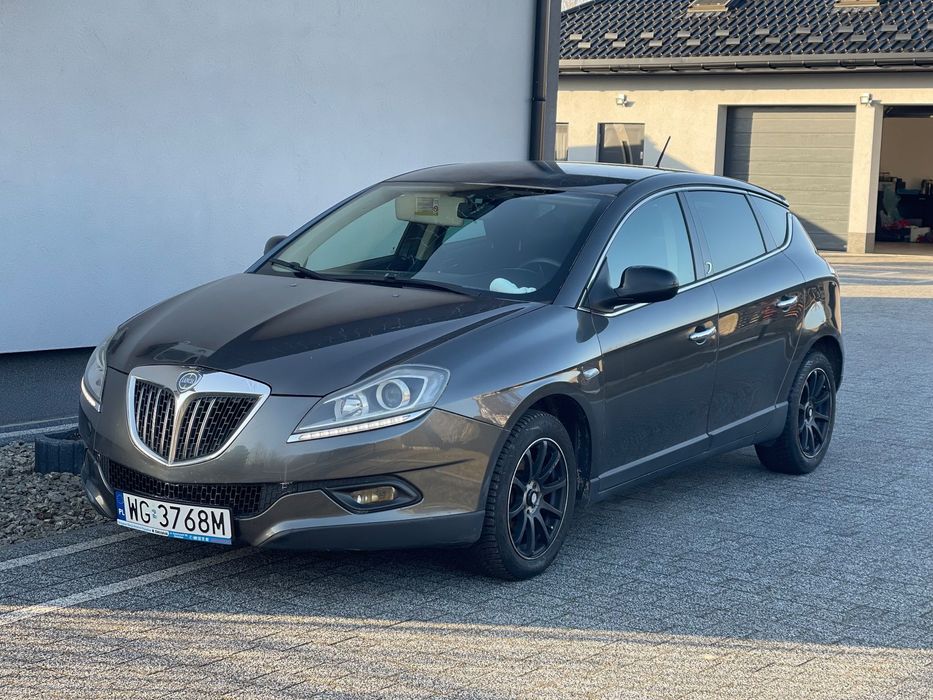 Lancia Delta 6 biegów, niskie spalanie, idealny na dojazdy do pracy