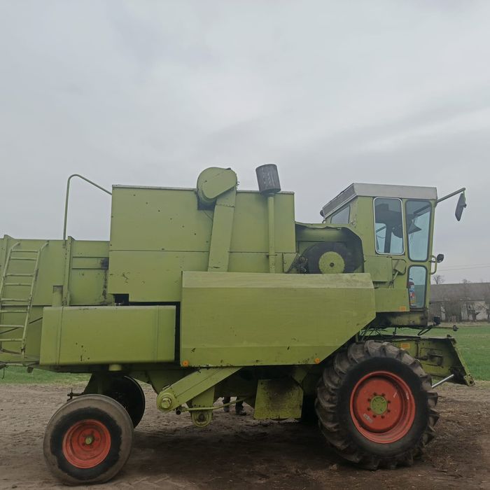 Claas Dominator 85