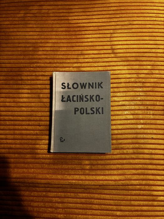 Slownik łacińsko-polski PWN 1974