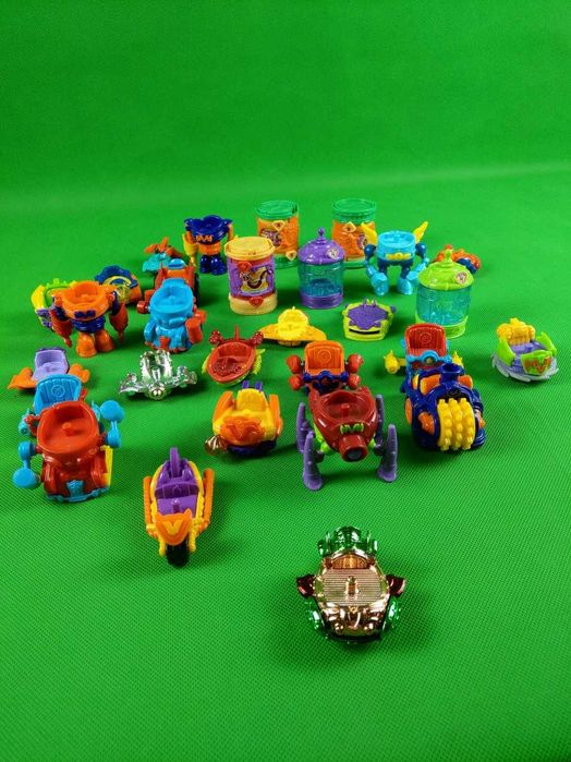 Kolekcja 116 figurek SuperThings (SuperZings)
