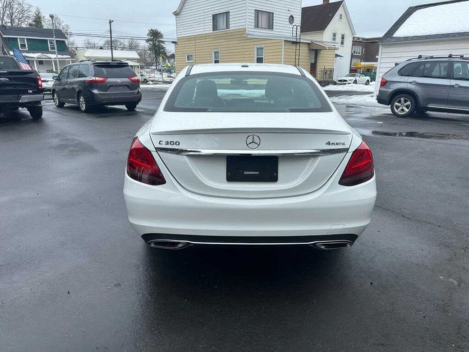 Mercedes-Benz C300      2019