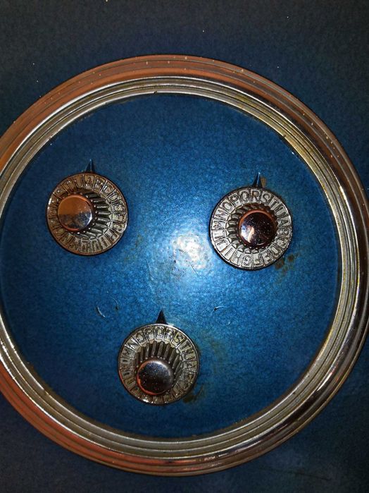 Antiguidades - Vendo Cofre Mecânico Séc. XX