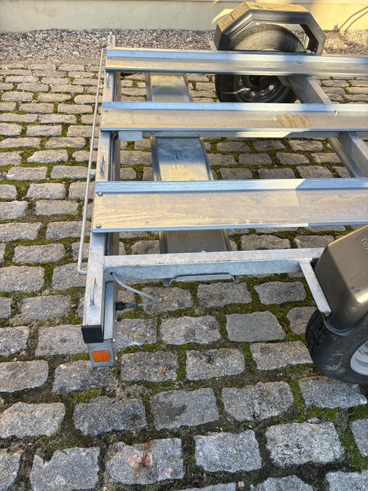 Atrelado para 3 motos Toniauto