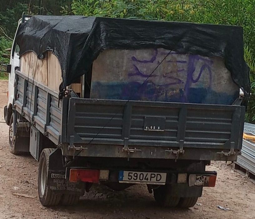 CARRINHAS, LIMPEZAS e DEMOLIÇÕES c/ recolha de lixo e entulho de obras