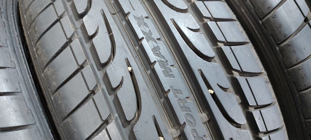 Pneus 215/45/16 semi novos