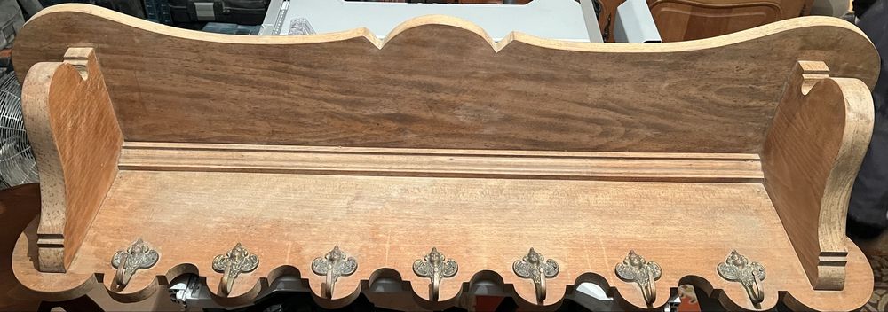 Stary dębowy wieszak