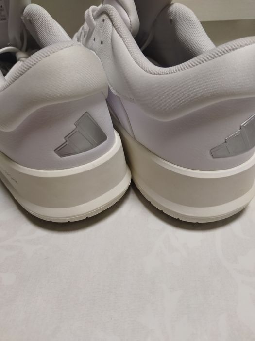Кроссовки женские  adidas 42р