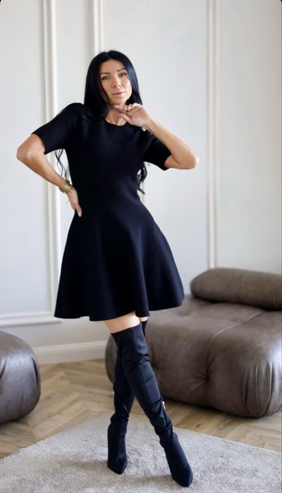 Сукня чорна трикотажна