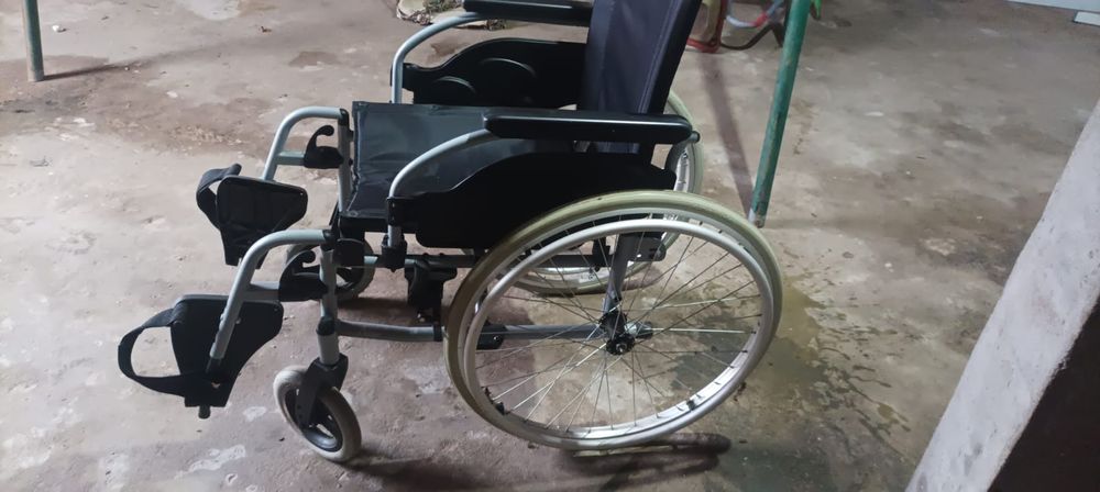 Cadeira de Rodas Dobrável