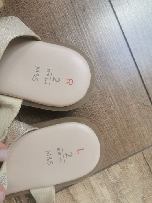 Sandałki złote Marks and Spencer rozm  34  rzymianki