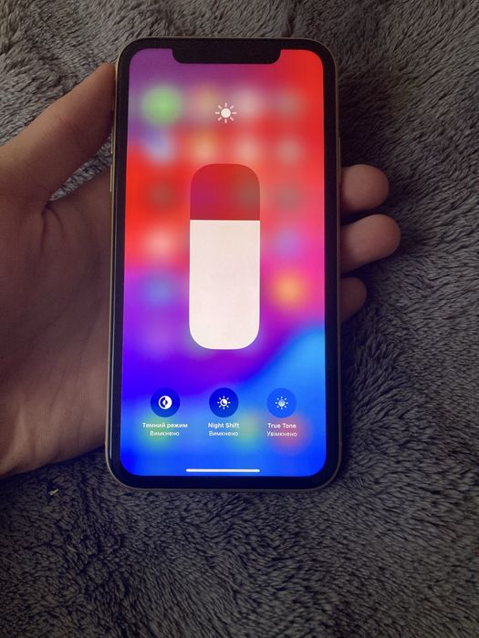 Iphone XR 64 gb yellow 100% акб Neverlock