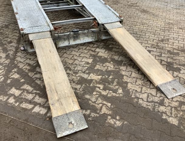 Porta carros para 2 carros grande dimensão com  3 eixos 1 direcional  3.5 t