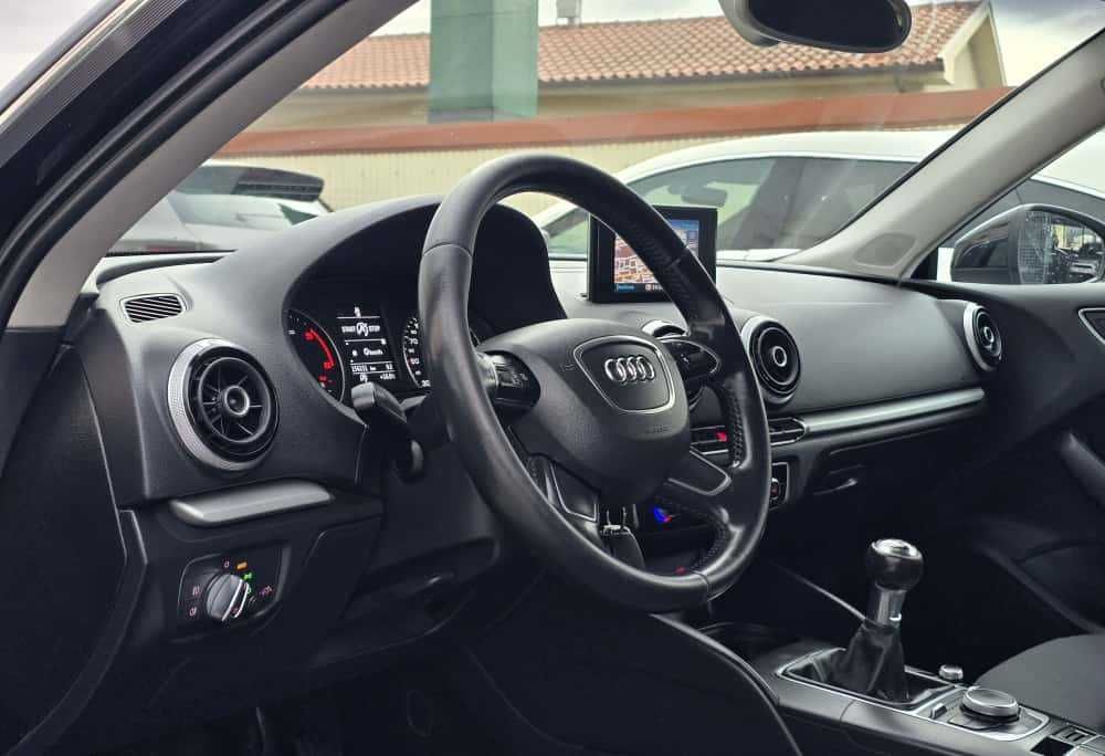 AUDI A3 S LINE 8V 1.6TDI 110CV "LOOK RS3"