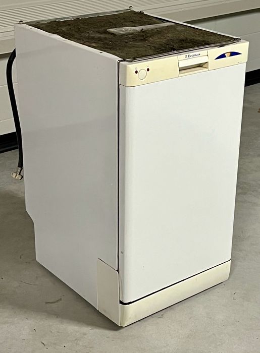 Zmywarka Electrolux Sprawna - wąska 45 cm .