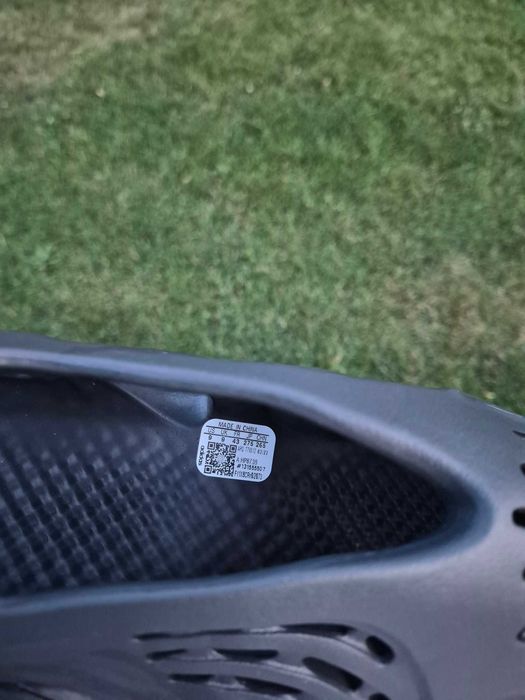 Adidas Yeezy Foam RNR Carbon