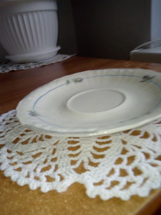 Talerzyk spodeczek kremowy porcelana