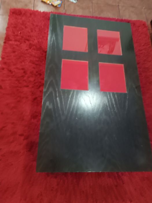 Mesa centro Wengue com vermelho
