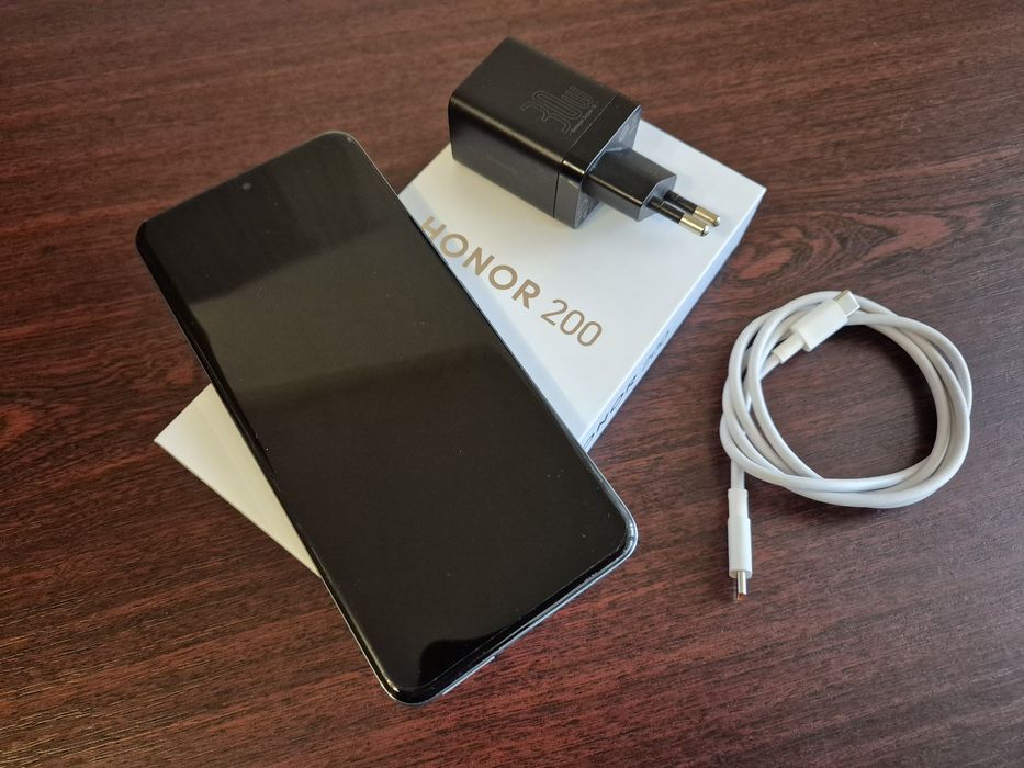 Смартфон Honor 200