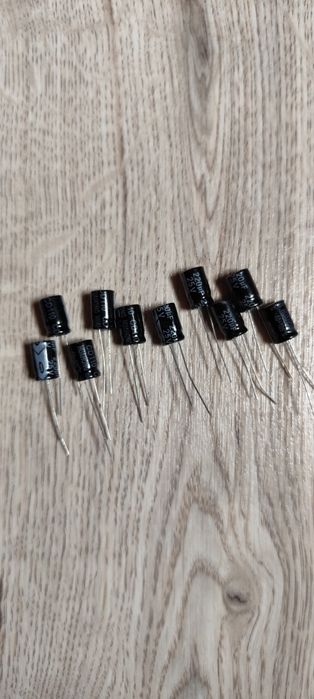 220 мкФ 25В конденсатор електролітичний алюмінієвий 10шт.