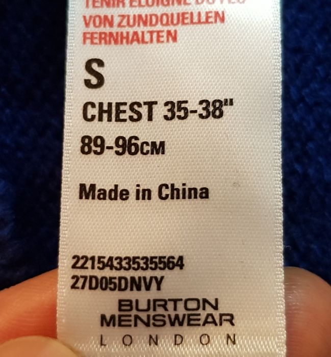 szalowy sweter zima balwan narty