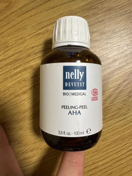 Професійний AHA пілінг