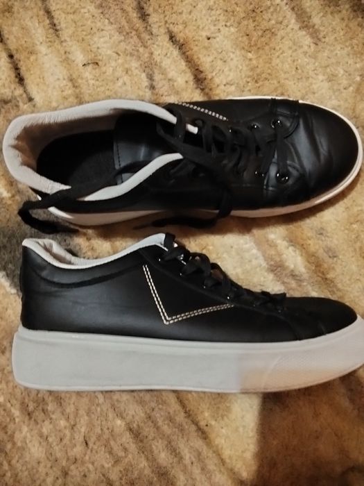 Кроссовки женские. 40 р. 26см по стельке.