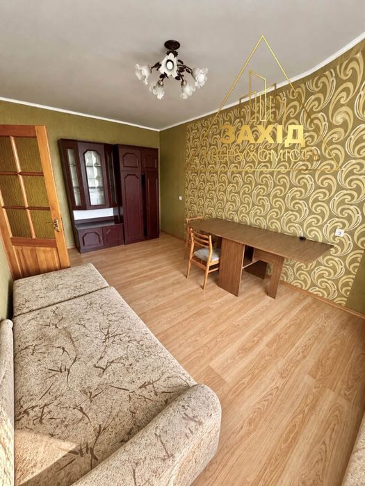 Двокімнатна біля Північного ринку на пр. Молоді