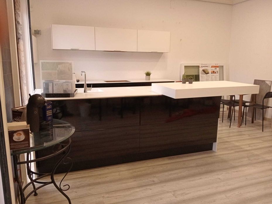 Móveis de cozinha de exposição com CORIAN