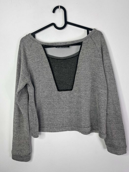 Szary popielaty melanżowy sweter crop top z siateczką Almost Famous S