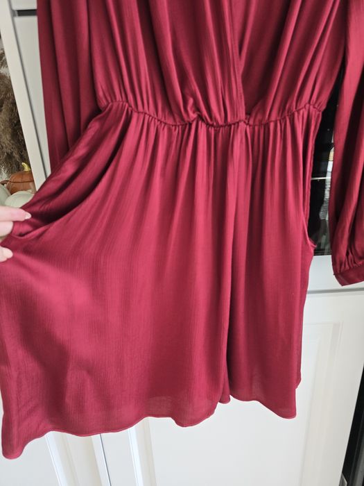 Sukienka z wiskozy Mango XS-S burgund bordo jesień kopertowa zwiewna