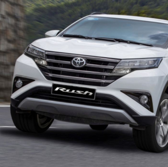 Avental parachoques Toyota rush 2018