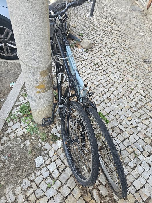 Duas Bicicletas Usadas em Bom estado