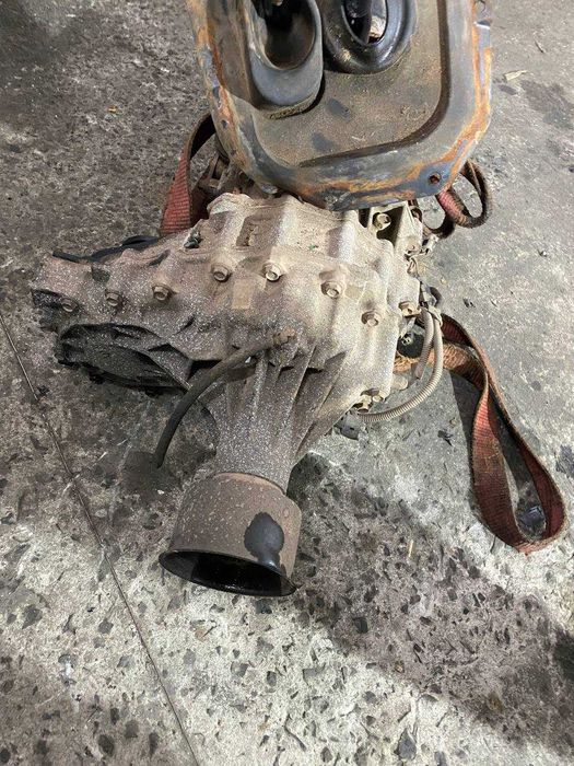 Роздаточна коробка роздатка Nissan Navara D22(33100VK400)