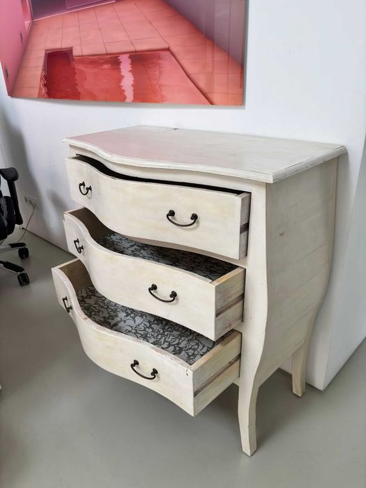 Cómoda com 3 gavetas