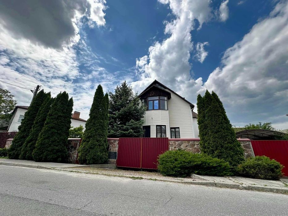 Продається ексклюзивний будинок,335 кв.м