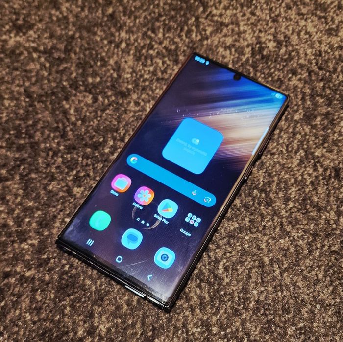 Samsung Galaxy S22 Ultra. Niby działa a jednak nie.