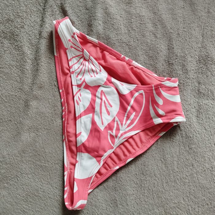 Majtki kąpielowe bikini 40