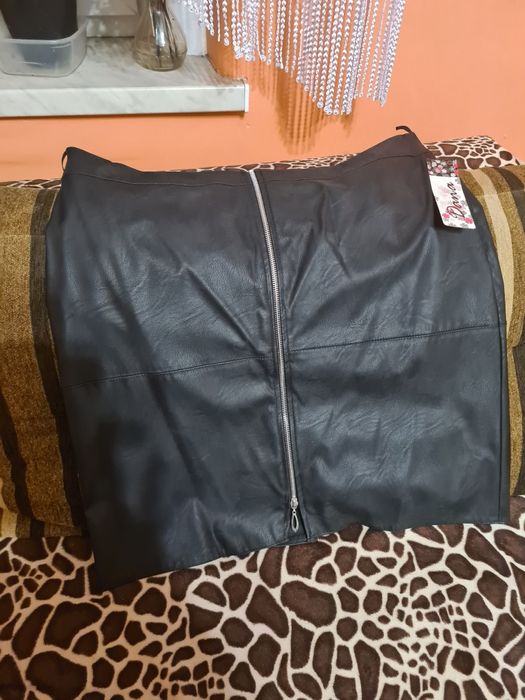 Spódniczka z ekoskórki r 50
