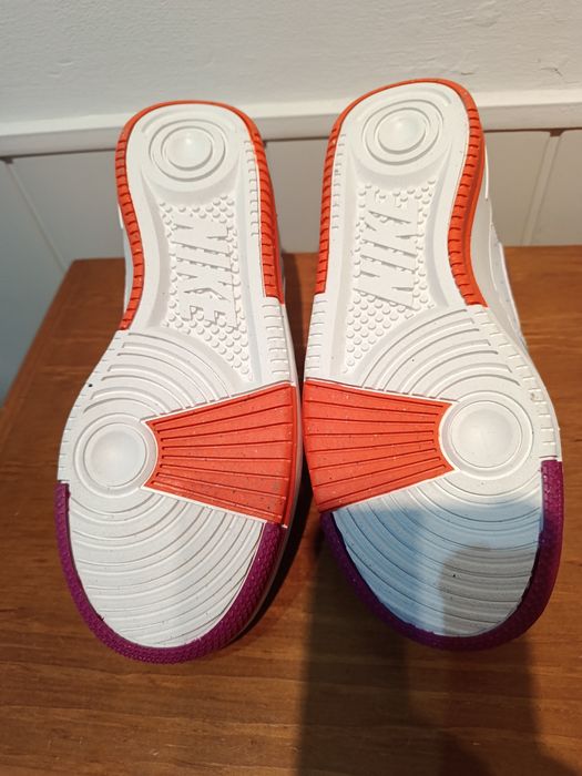 Tênis de Senhora marca Nike