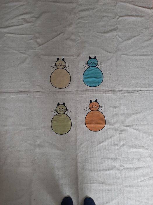 Conjunto de tapete e almofadas Loja do Gato Preto