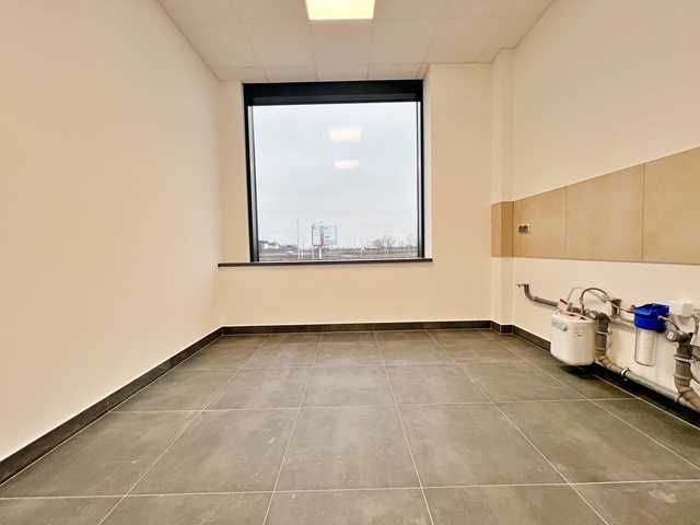 Magazyn i biuro 245 m2 oraz parking  Bielany Wrocławskie tuż przy A4