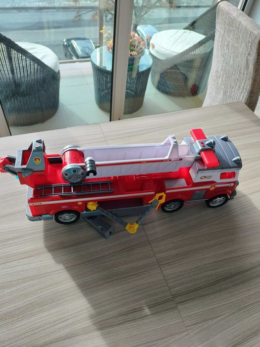 Camião de Bombeiros Patrulha Pata (Ultimate Fire Truck)
