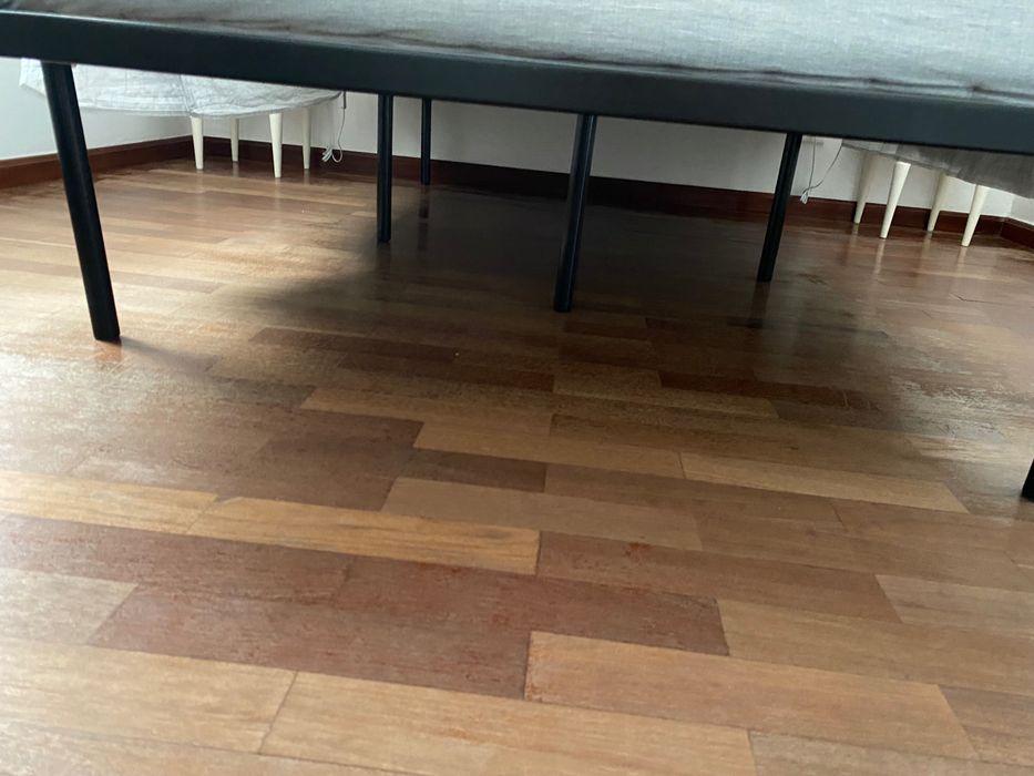 Cama estrado em ótimo estado