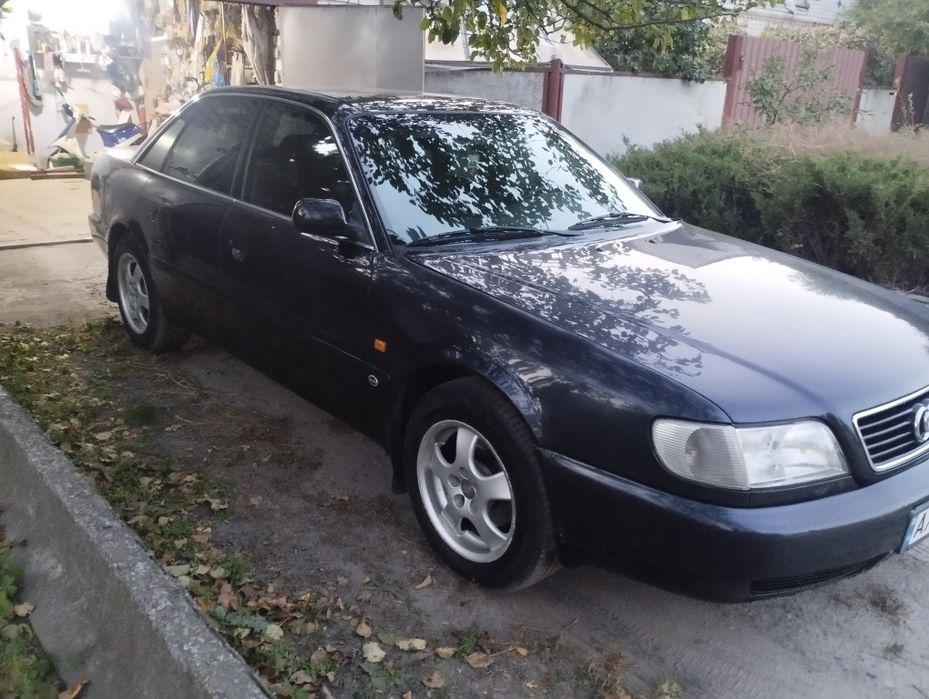 Продам Ауди А6 с4.