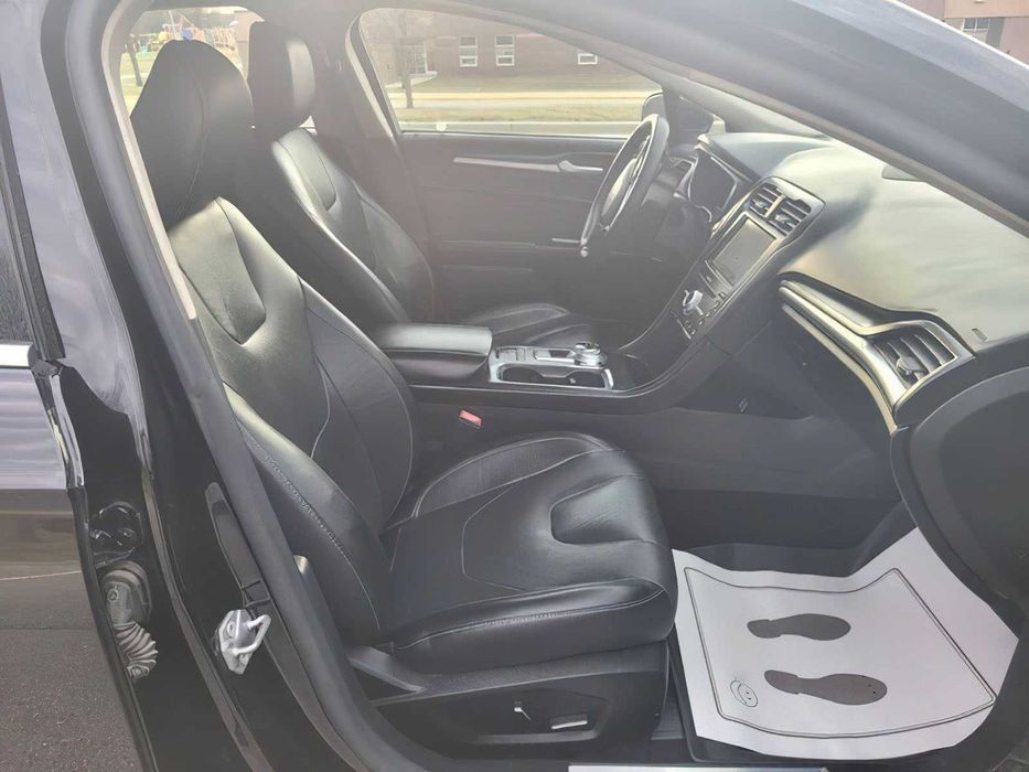 Ford Fusion Titanium      2020