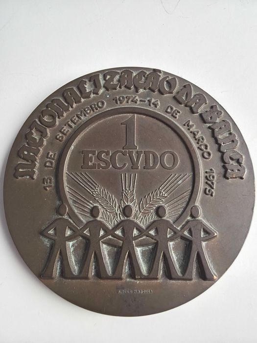 medalha comemorativa oficial em bronze- Nacionalização da Banca em Portugal