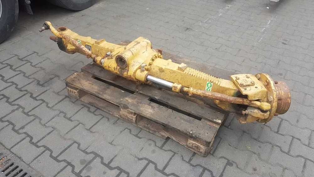 Caterpillar CAT 428C części przedniej osi i inne