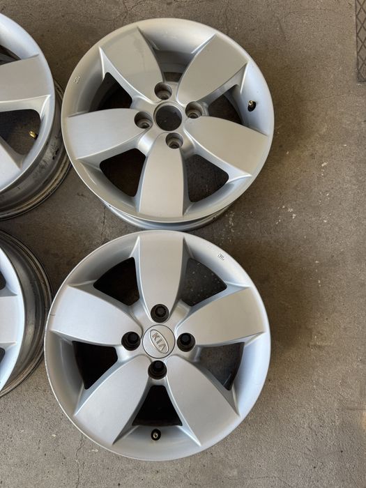 Felgi aluminiowe KIA 15x5.5J ET 46