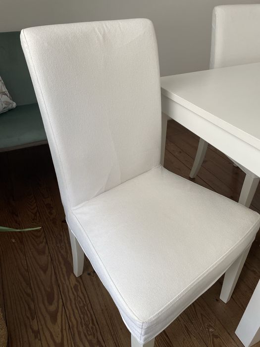 Conjunto de mesa extensivel e 4 cadeiras - HENRIKSDAL