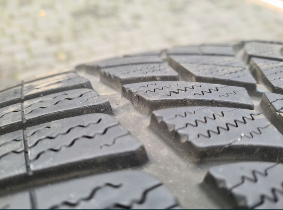 Dunlop winter sport 4d 275/30R21